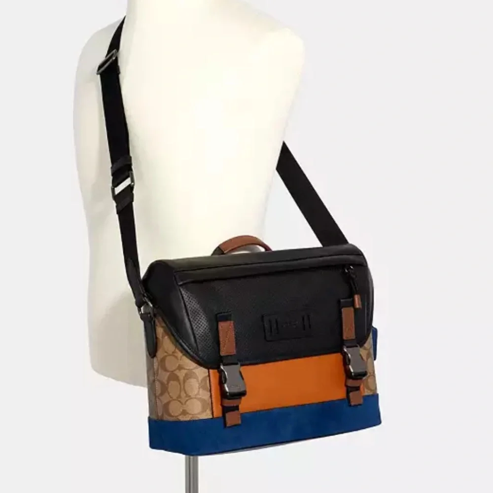 Coach Men's messenger bag - Picture 9 of 10